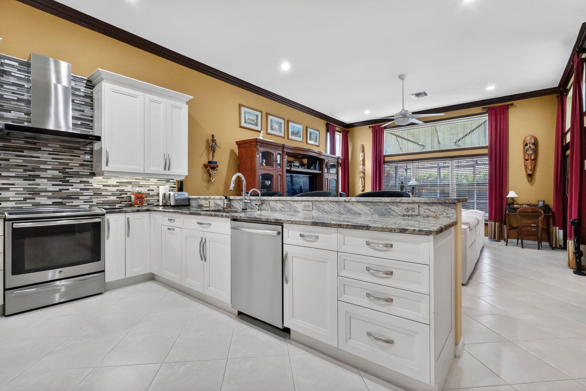 VALENCIA FALLS - Residential