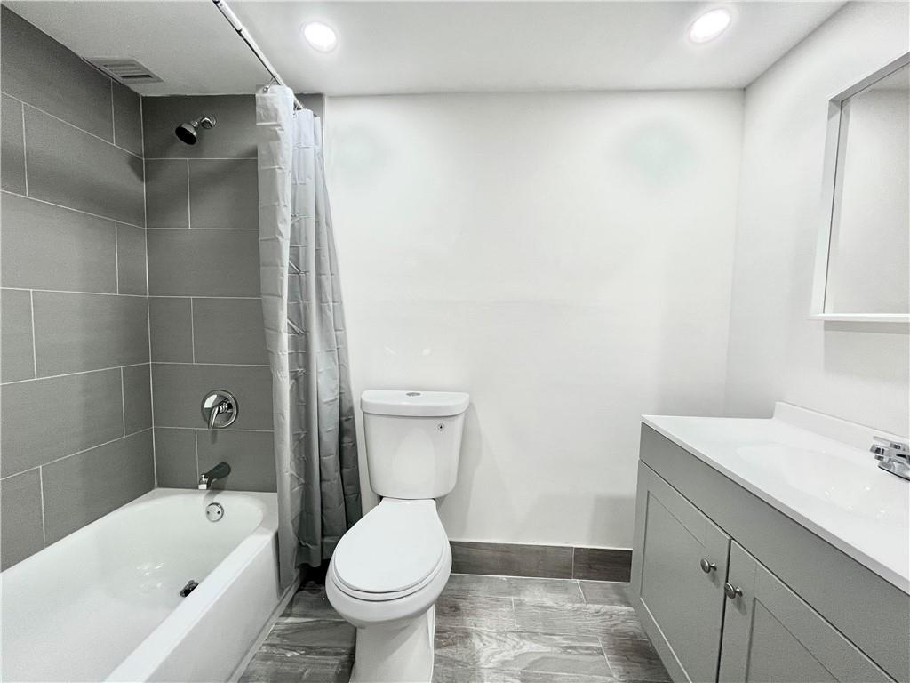 PALM-AIRE COUNTRY CLUB - Residential