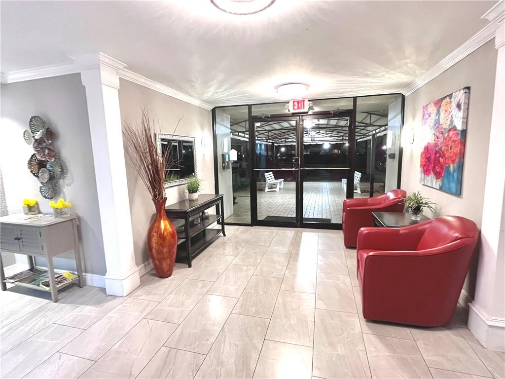 PALM-AIRE COUNTRY CLUB - Residential