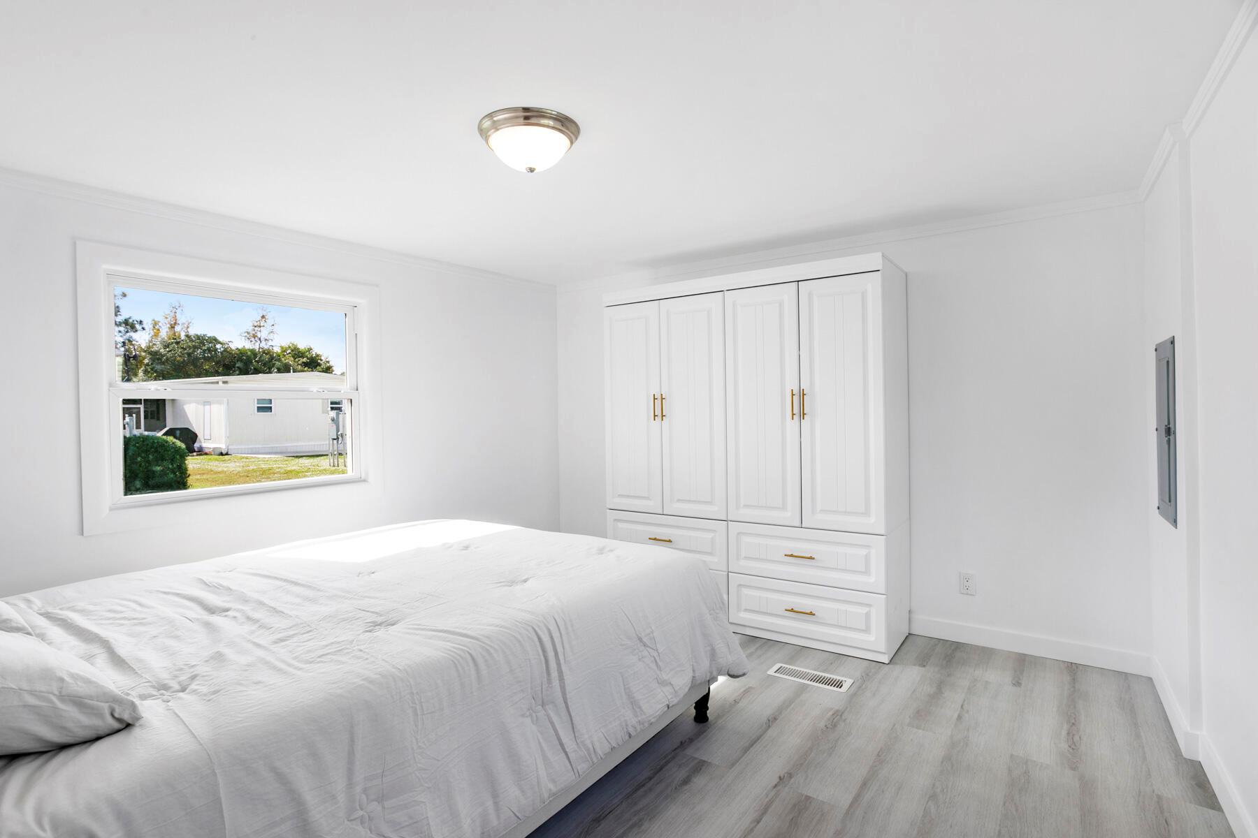 JAMAICA BAY MOBILE HOME C - Residential