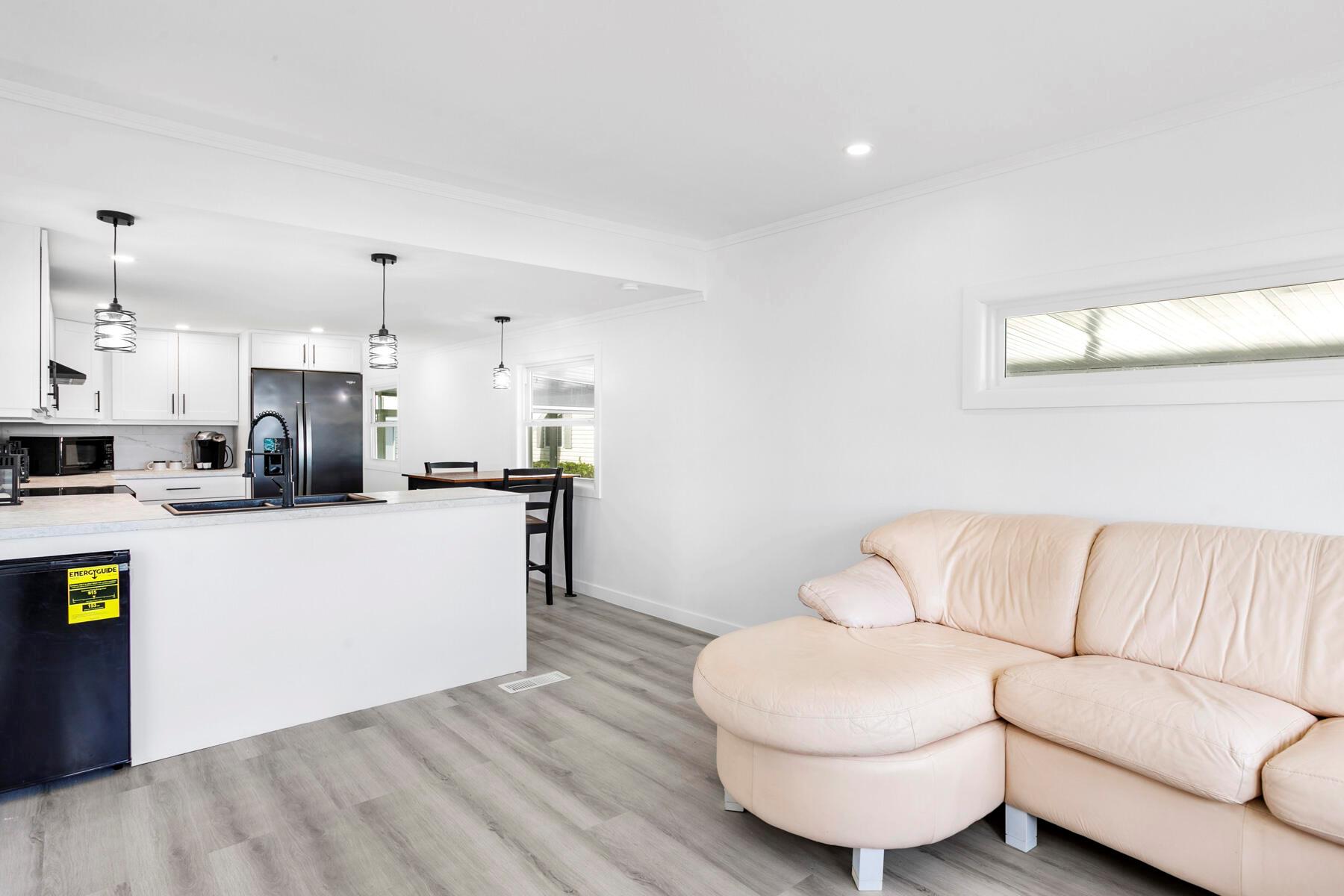 JAMAICA BAY MOBILE HOME C - Residential