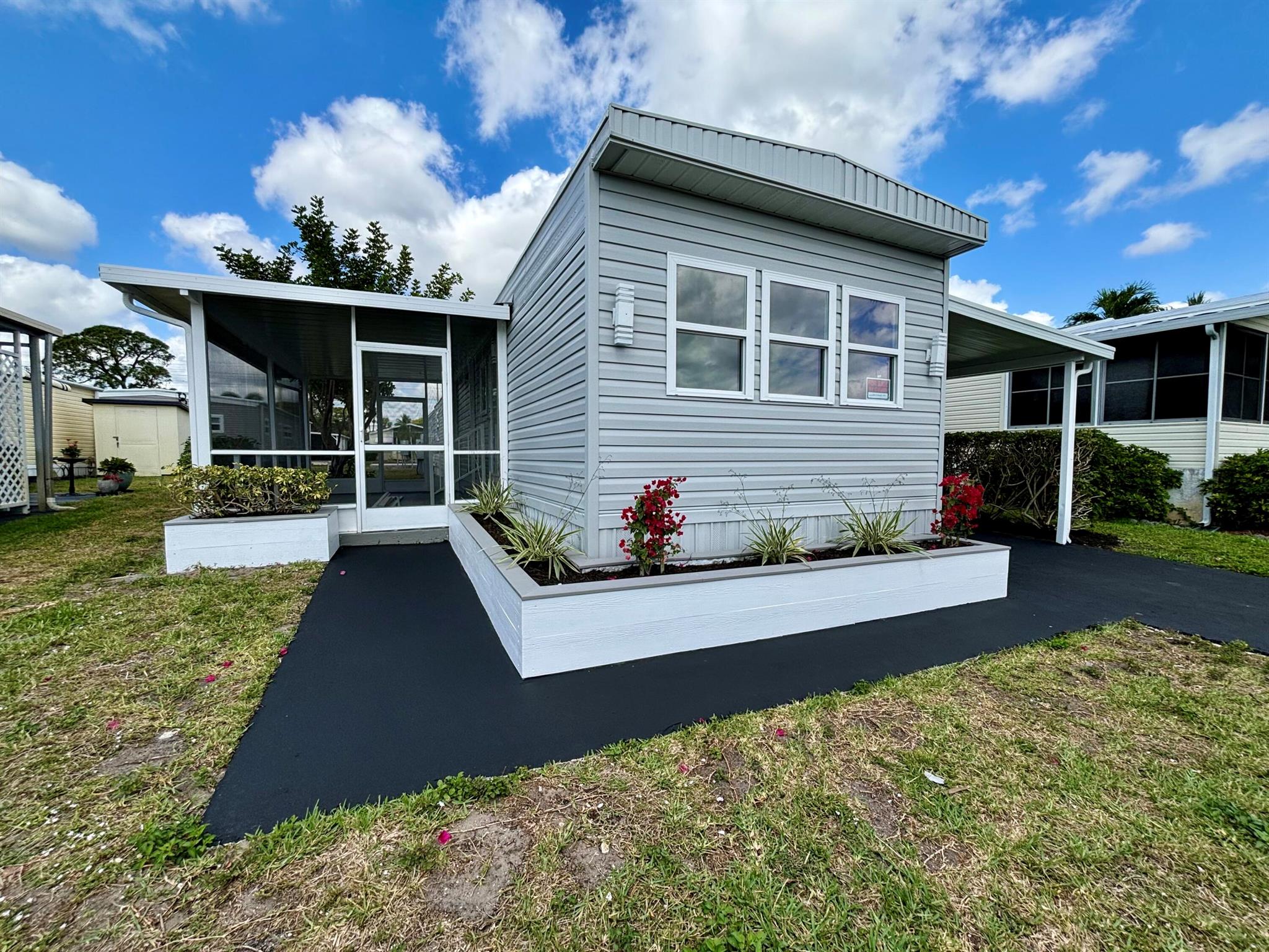 JAMAICA BAY MOBILE HOME C - Residential