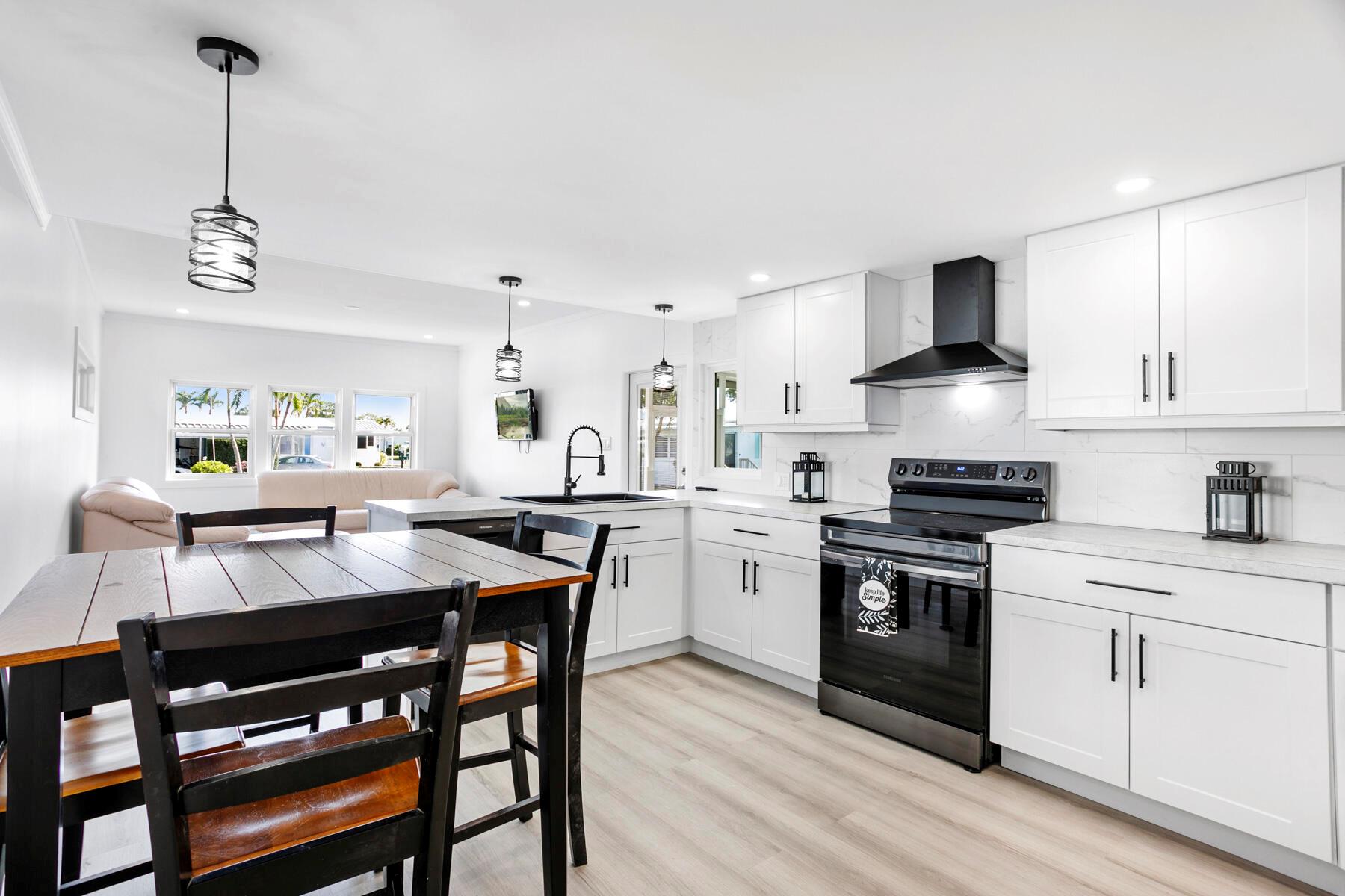 JAMAICA BAY MOBILE HOME C - Residential