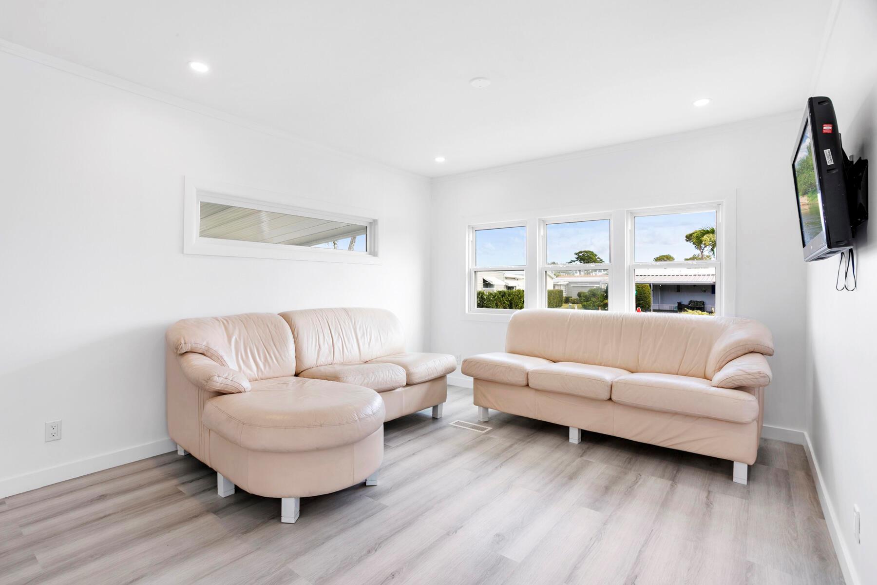 JAMAICA BAY MOBILE HOME C - Residential