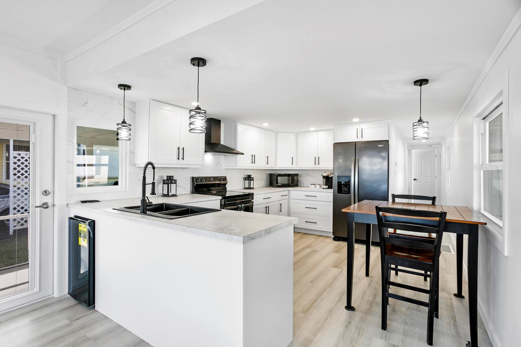 JAMAICA BAY MOBILE HOME C - Residential