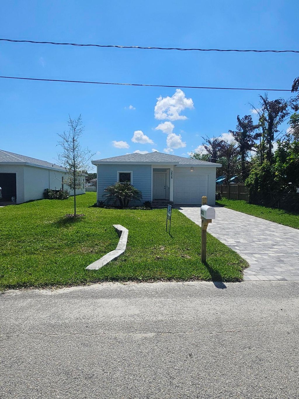 Photo of 3838 SE Grant Street, Stuart, FL 34997 (MLS # B26011582)