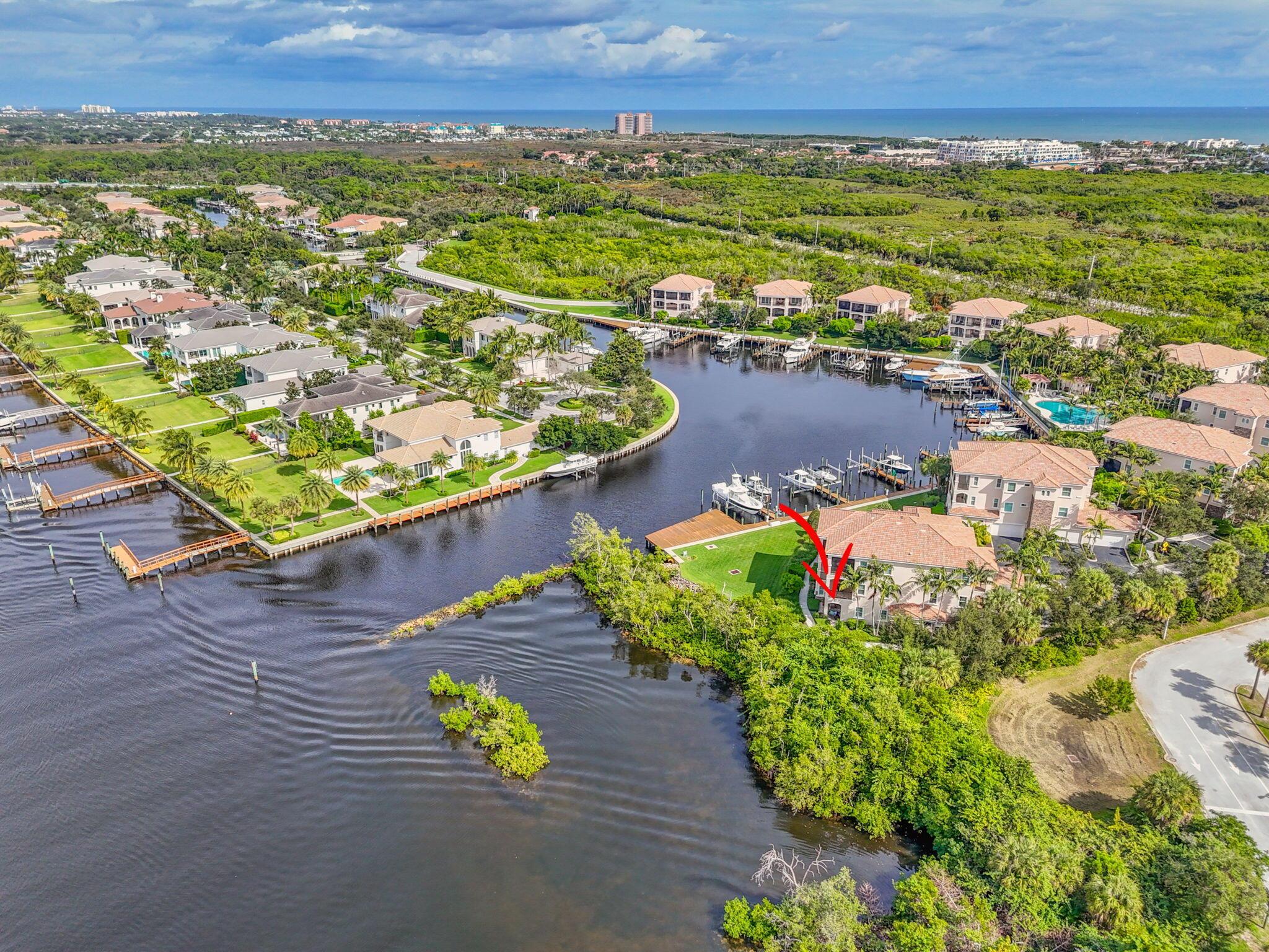 CARRIAGE HOMES AT FRENCHM - Residential