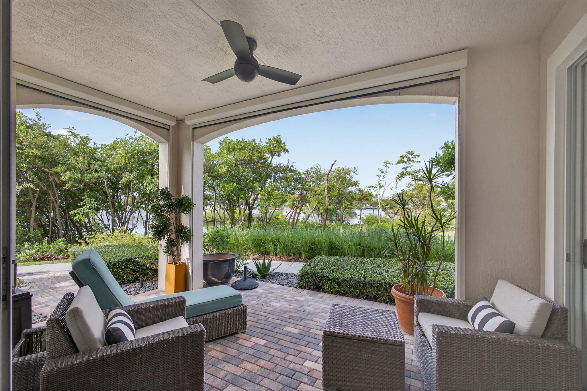 CARRIAGE HOMES AT FRENCHM - Residential