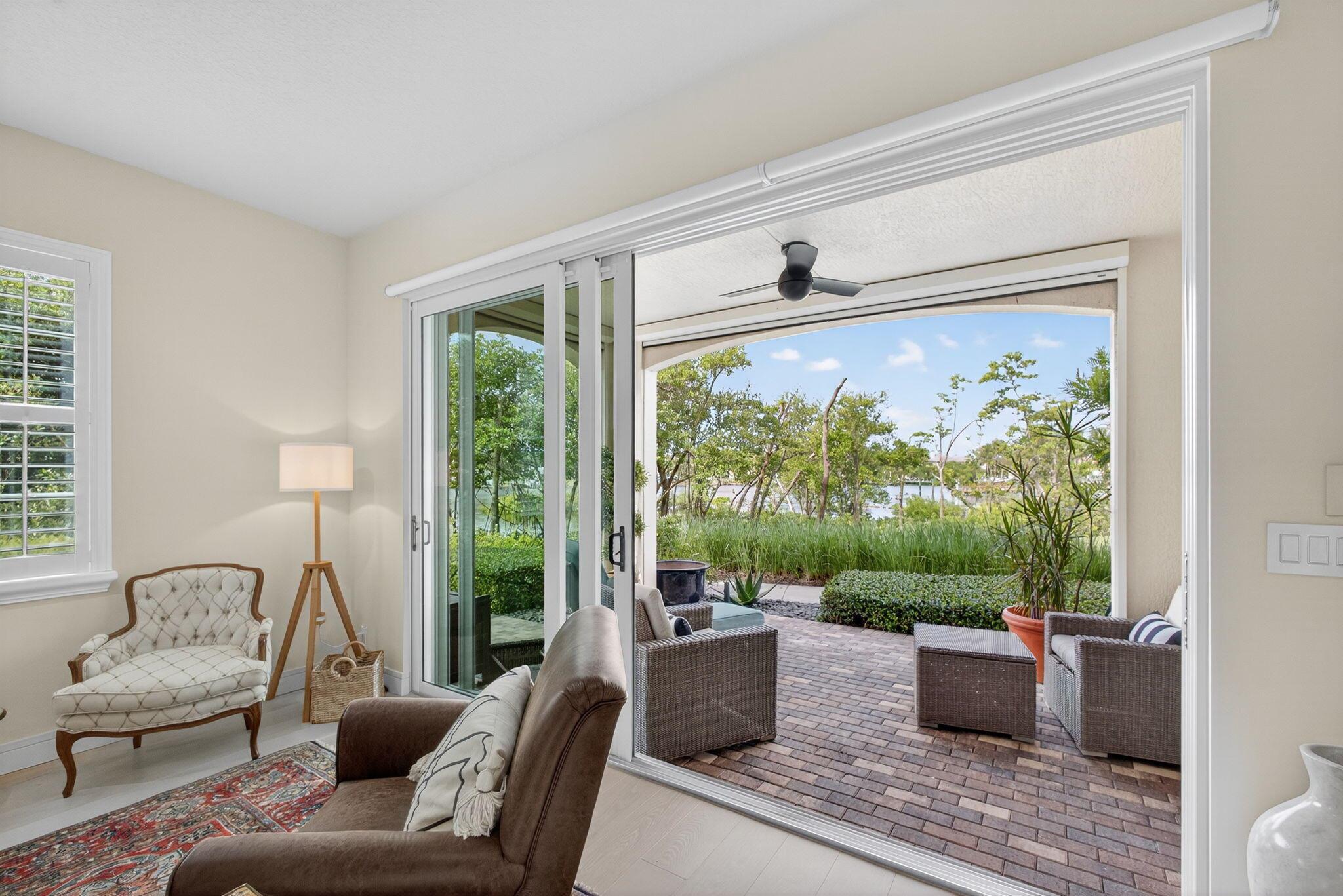 CARRIAGE HOMES AT FRENCHM - Residential