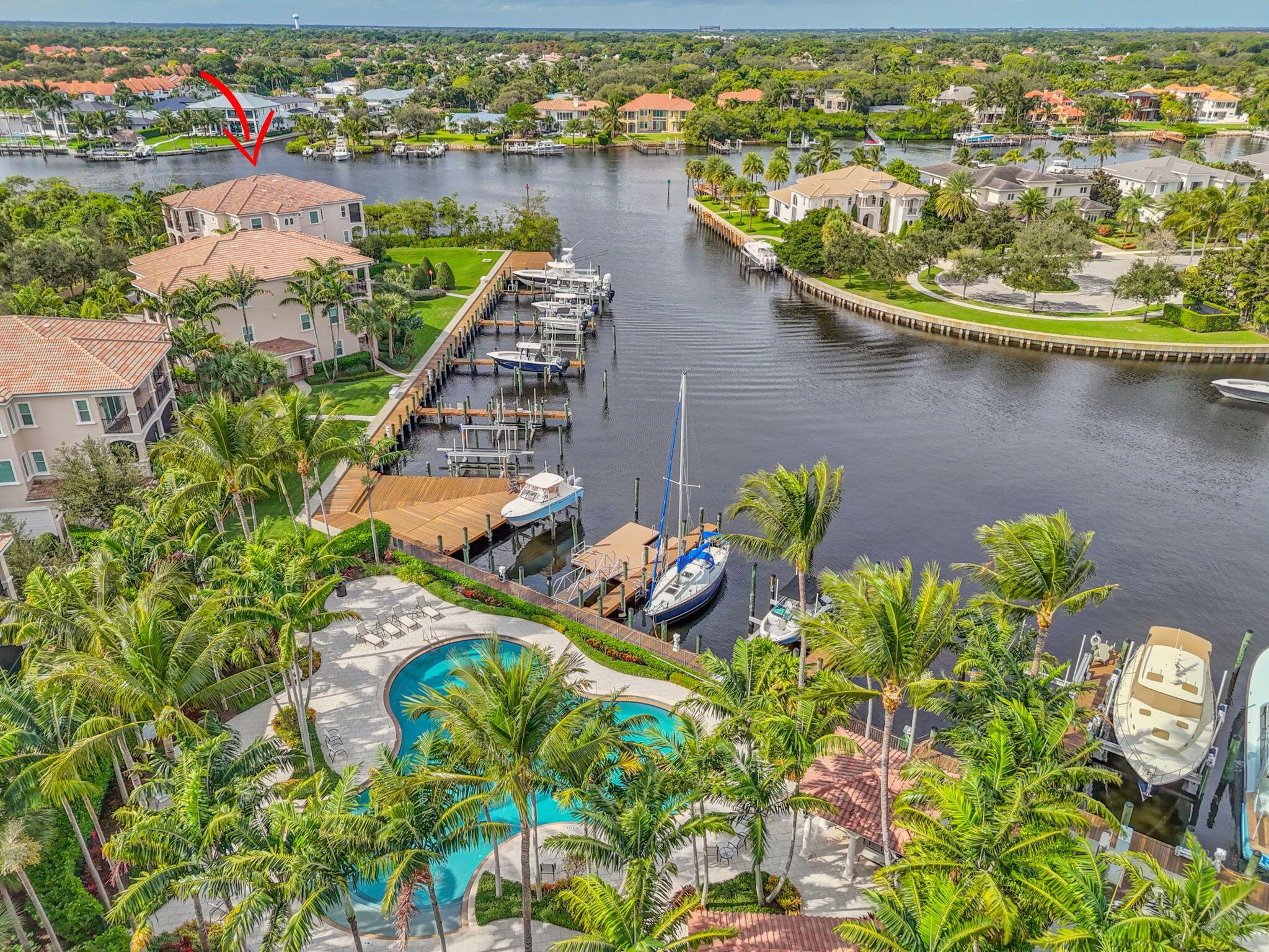 CARRIAGE HOMES AT FRENCHM - Residential