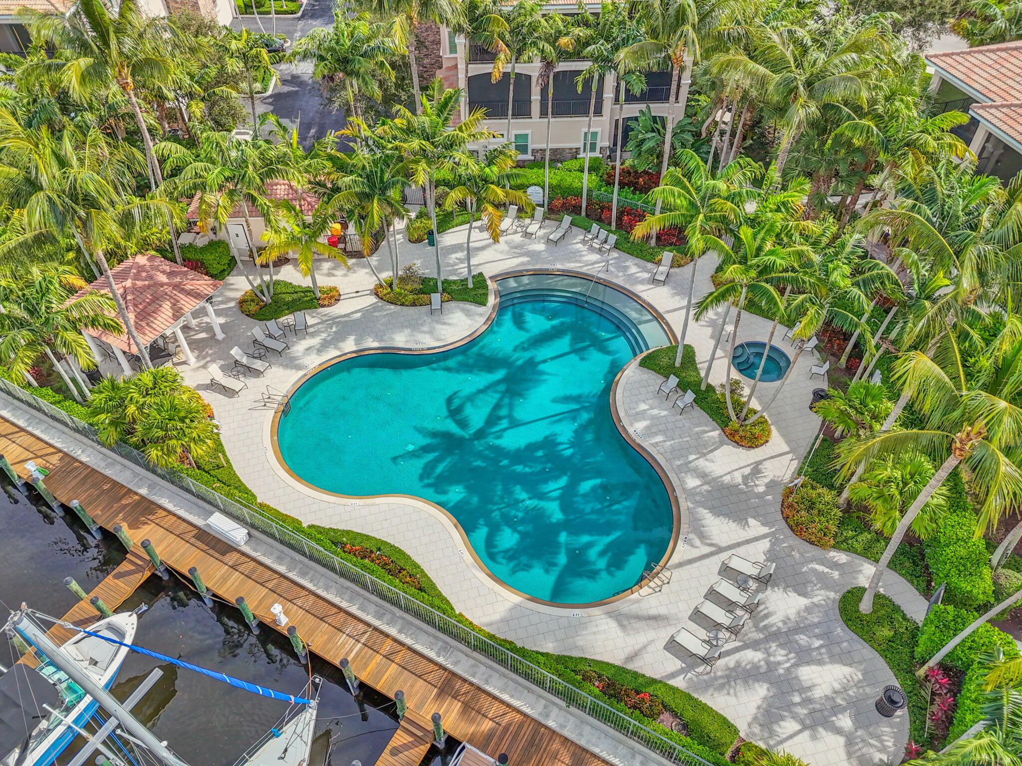 CARRIAGE HOMES AT FRENCHM - Residential