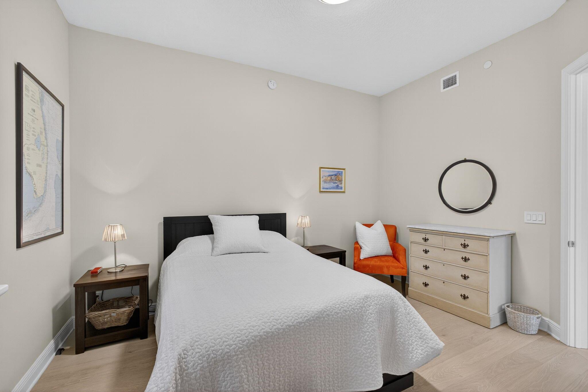 CARRIAGE HOMES AT FRENCHM - Residential