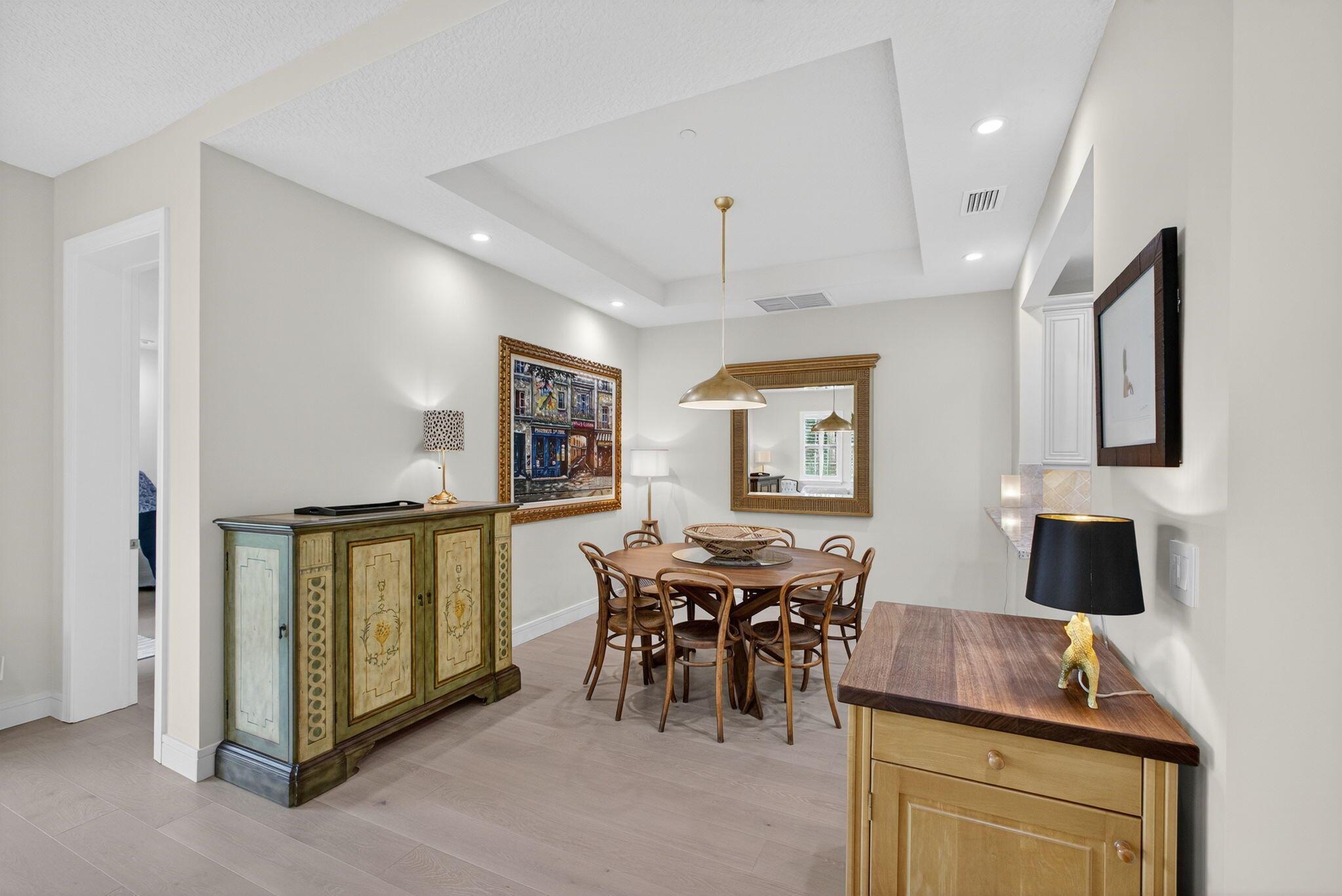 CARRIAGE HOMES AT FRENCHM - Residential