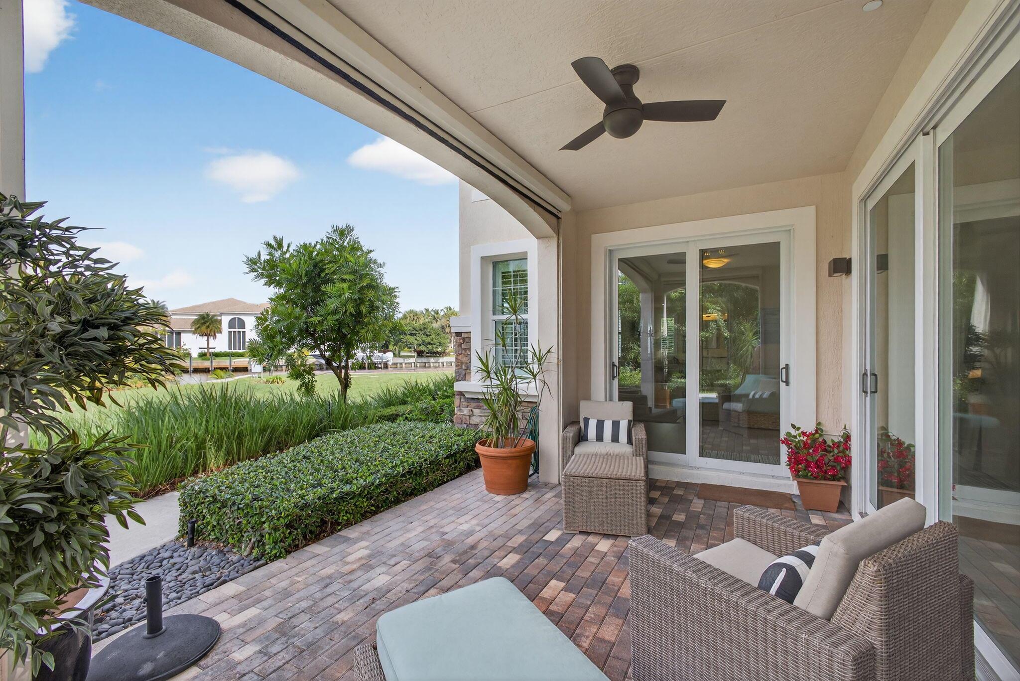 CARRIAGE HOMES AT FRENCHM - Residential