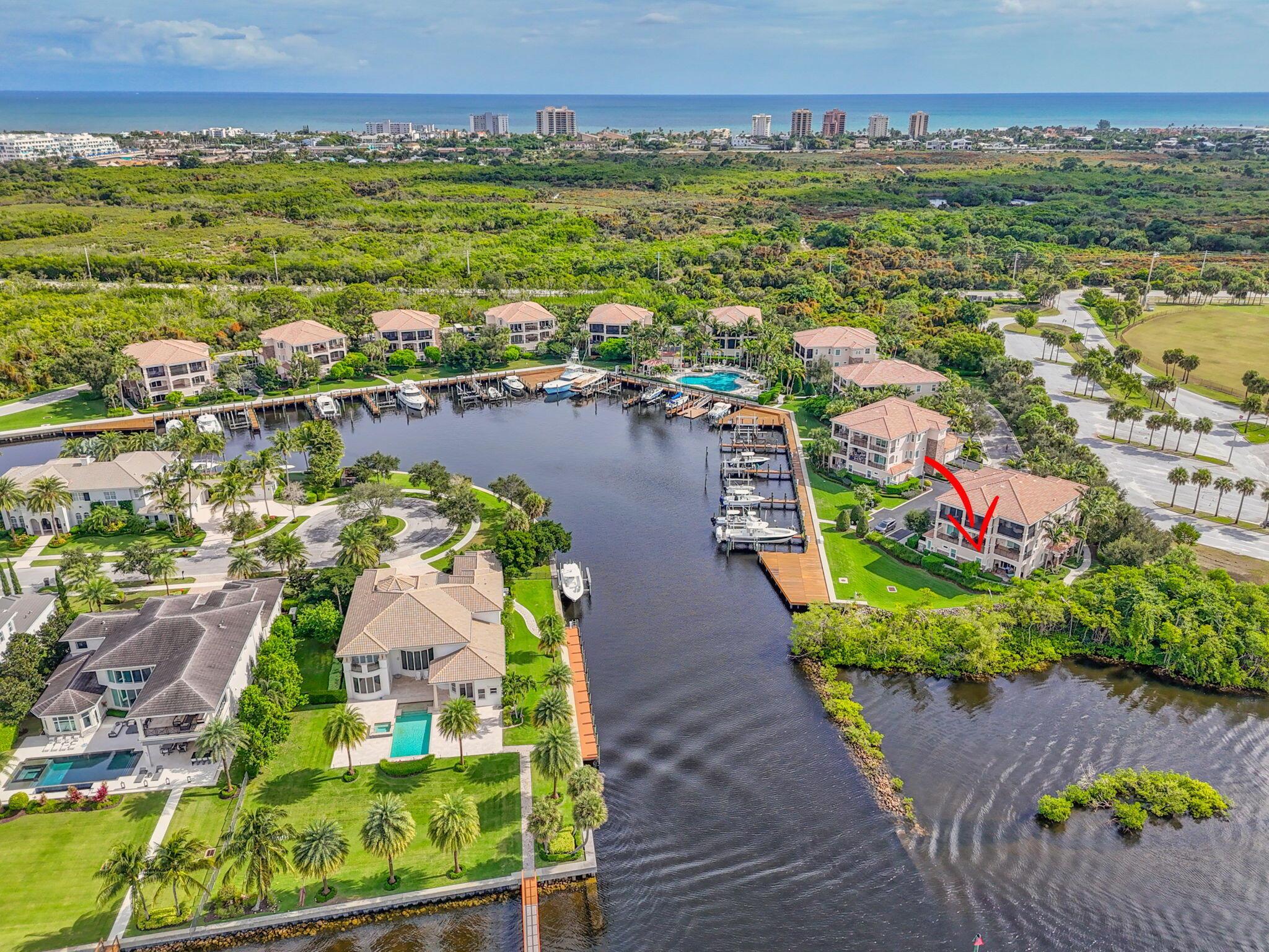 CARRIAGE HOMES AT FRENCHM - Residential