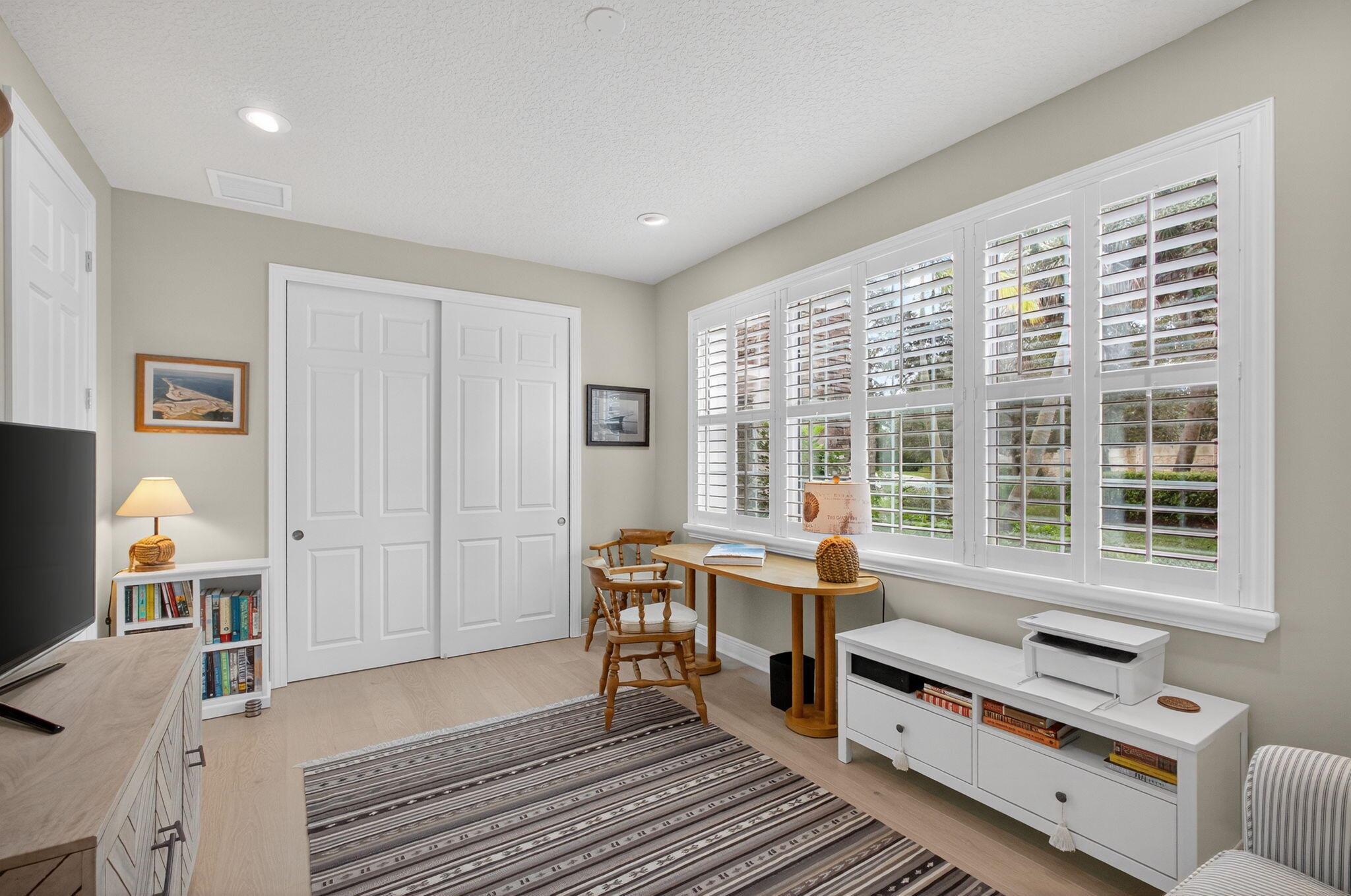 CARRIAGE HOMES AT FRENCHM - Residential