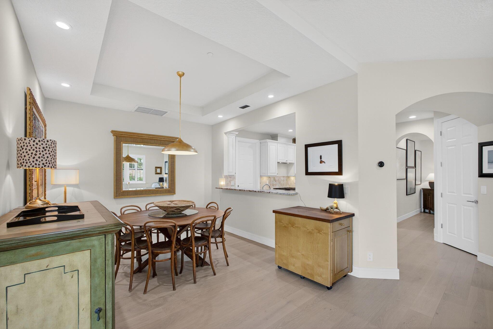 CARRIAGE HOMES AT FRENCHM - Residential