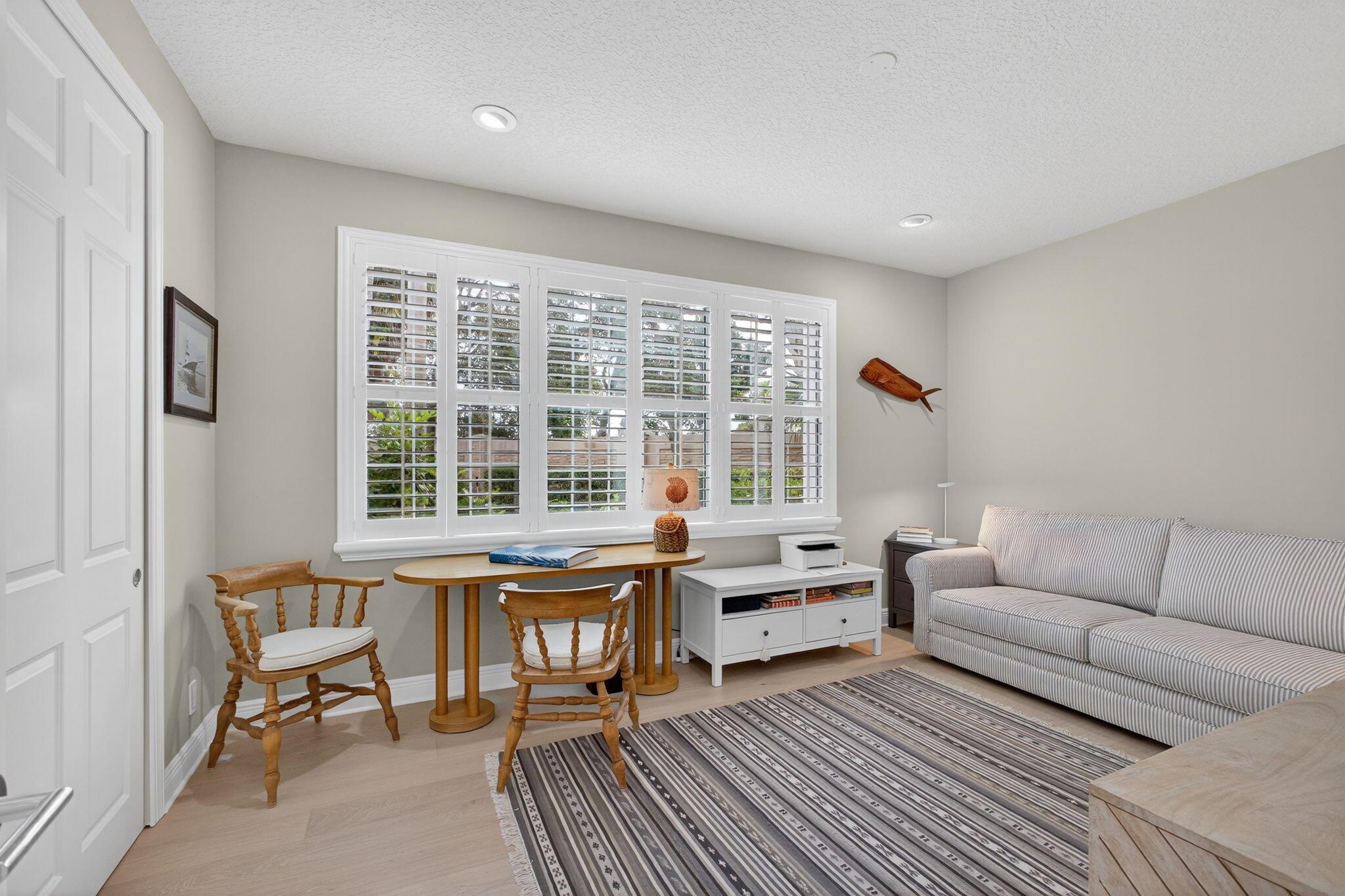 CARRIAGE HOMES AT FRENCHM - Residential