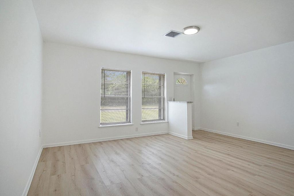 Photo of 109 SW Essex Drive, Port Saint Lucie, FL 34984 (MLS # R10978664)