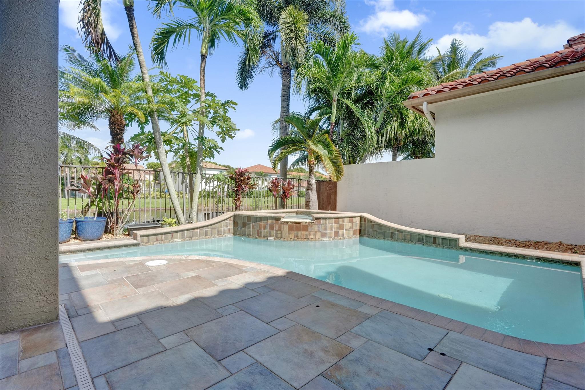 Jonathans Creek - Residential