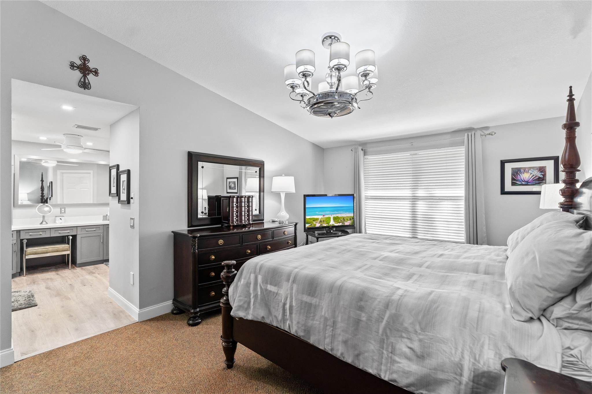 9129 N Vineyard Lake Drive 9129