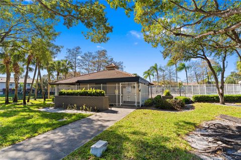 Tiny photo for 9129 N Vineyard Lake Drive #9129, Plantation, FL 33324 (MLS # F10551172)