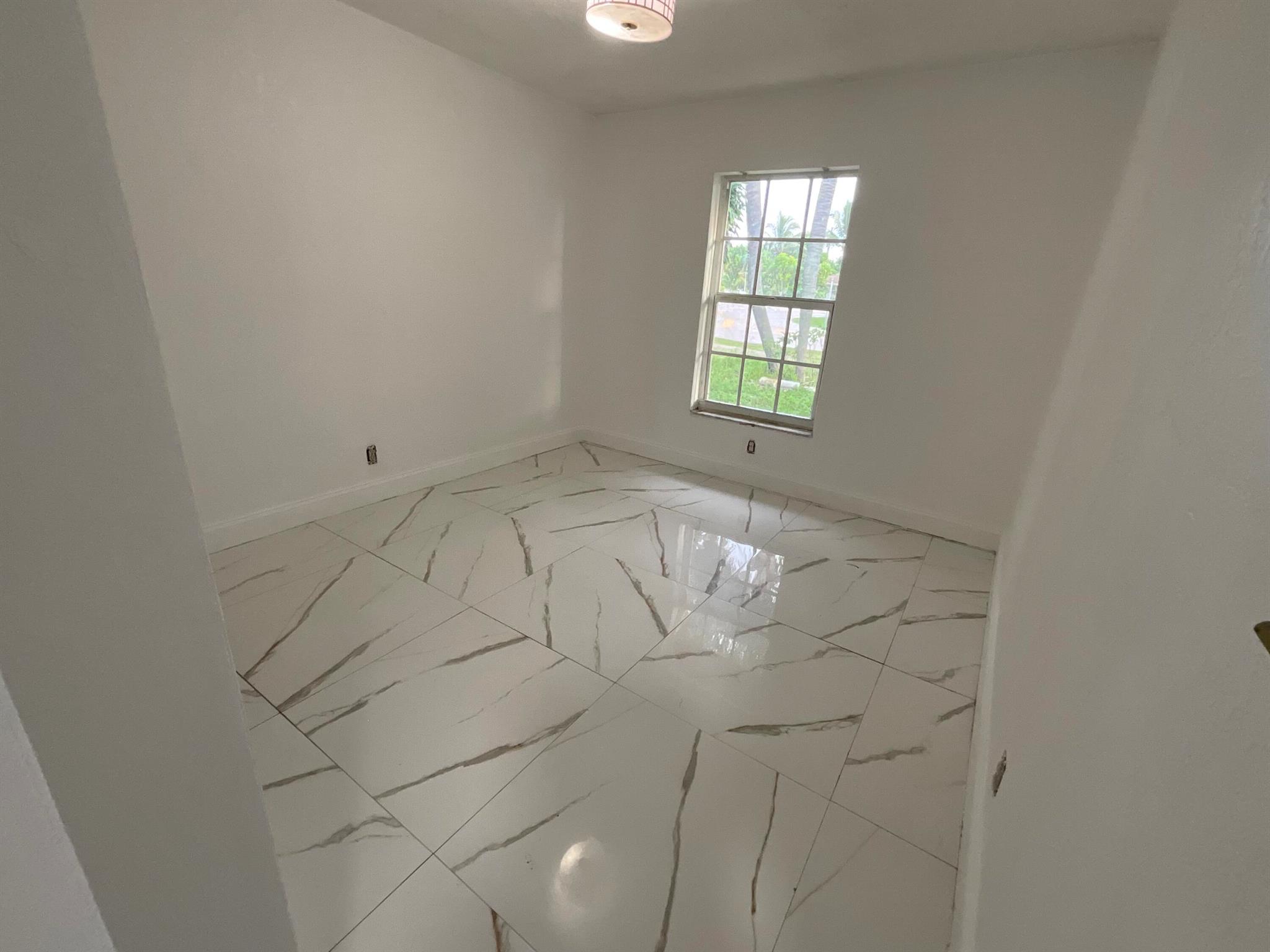 LAKE BOYNTON ESTATE - Residential Lease
