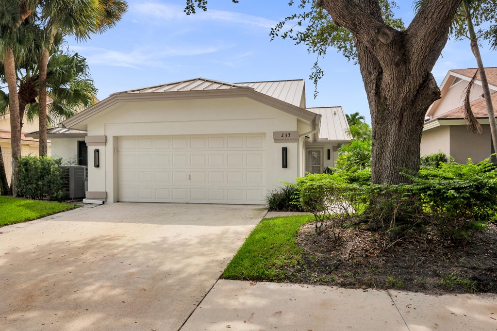 Photo of 233 River Park Drive, Jupiter, FL 33477 (MLS # B26065724)