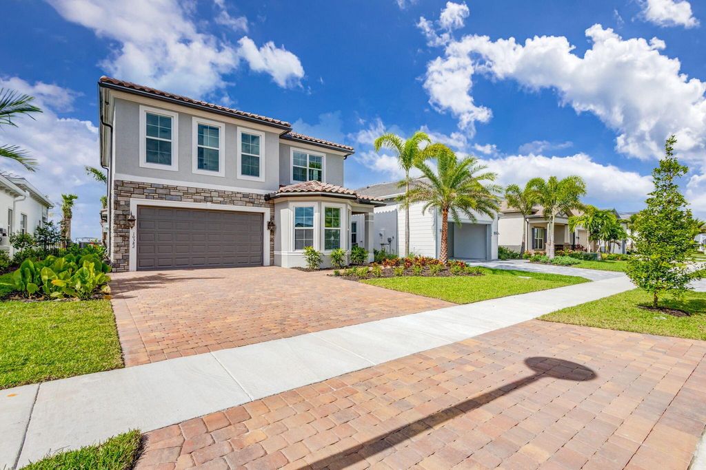 Photo of 10382 Northbrook Circle, Palm Beach Gardens, FL 33412 (MLS # R11004996)