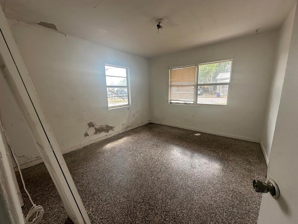 Photo of 706 Boston Avenue, Fort Pierce, FL 34950 (MLS # R11076802)