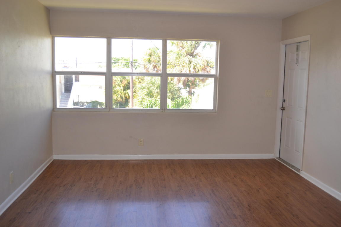 CLOWS ADD TO WPB - Residential Lease