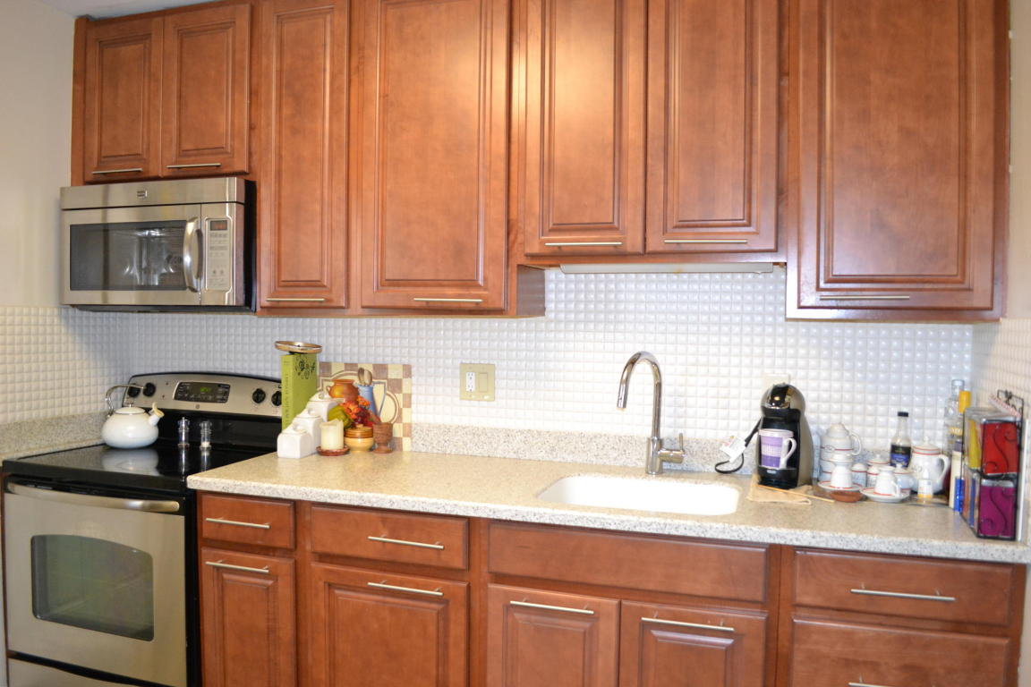 CLOWS ADD TO WPB - Residential Lease