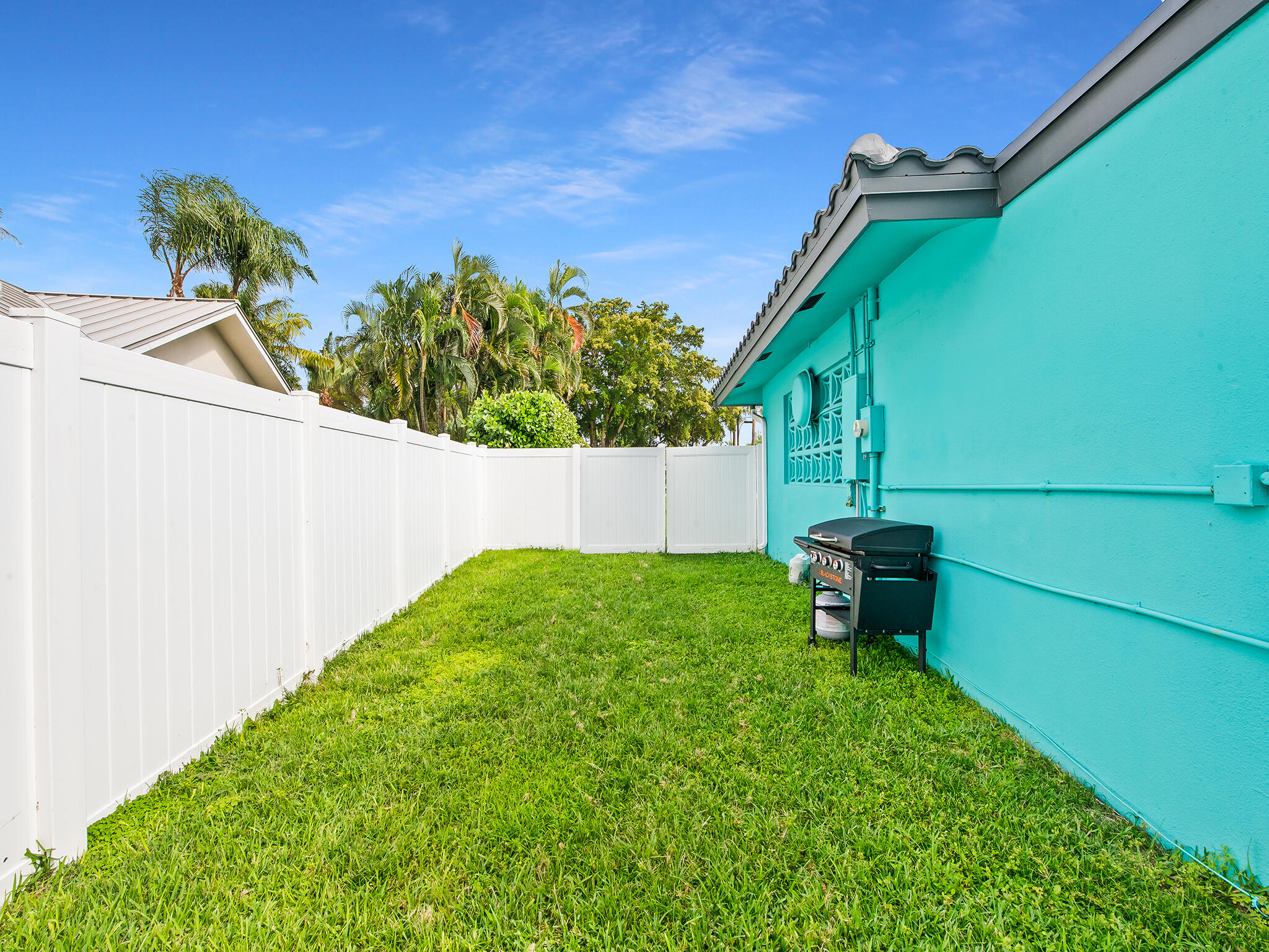 HILLSBORO ISLES - Residential