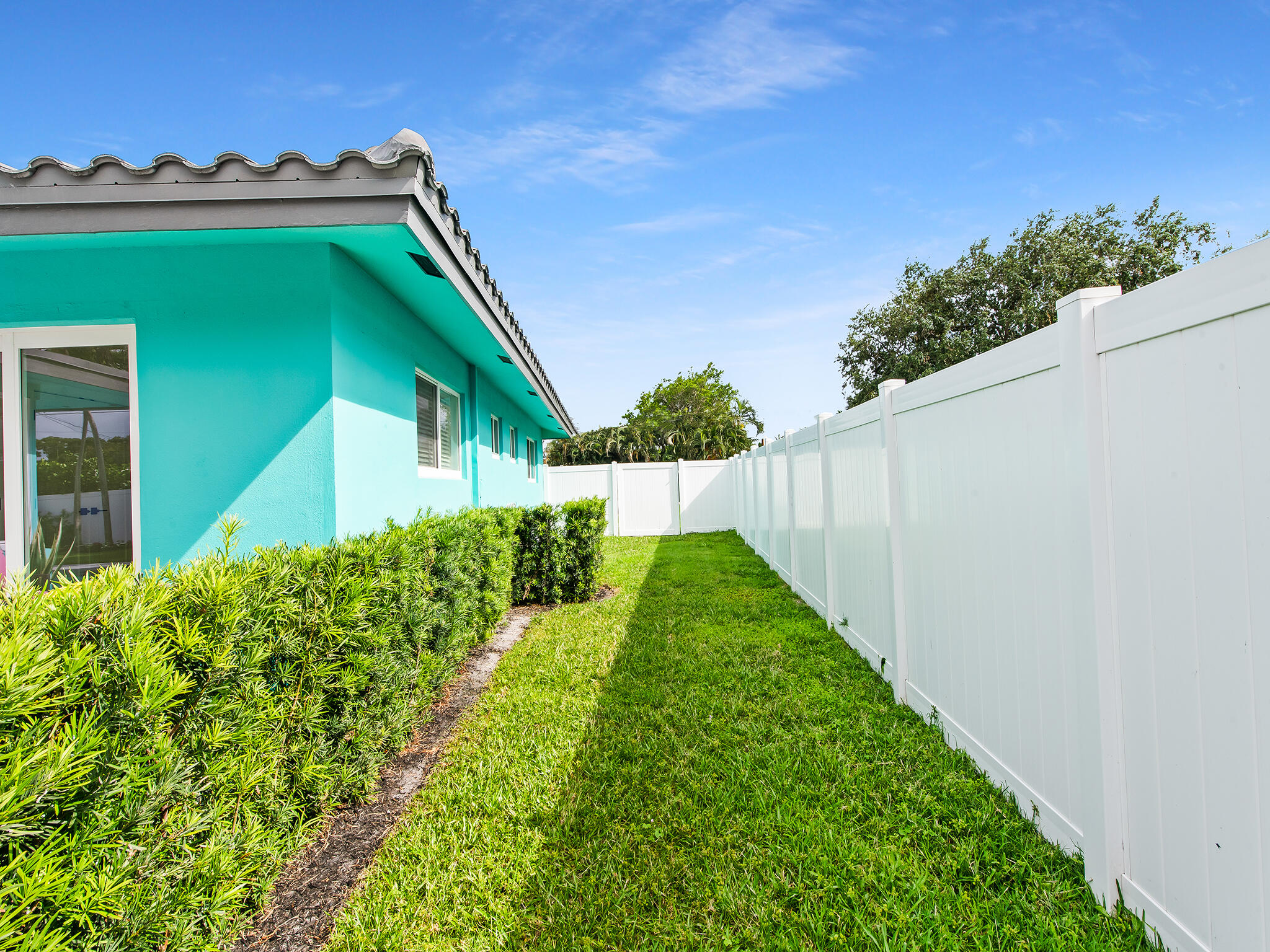 HILLSBORO ISLES - Residential