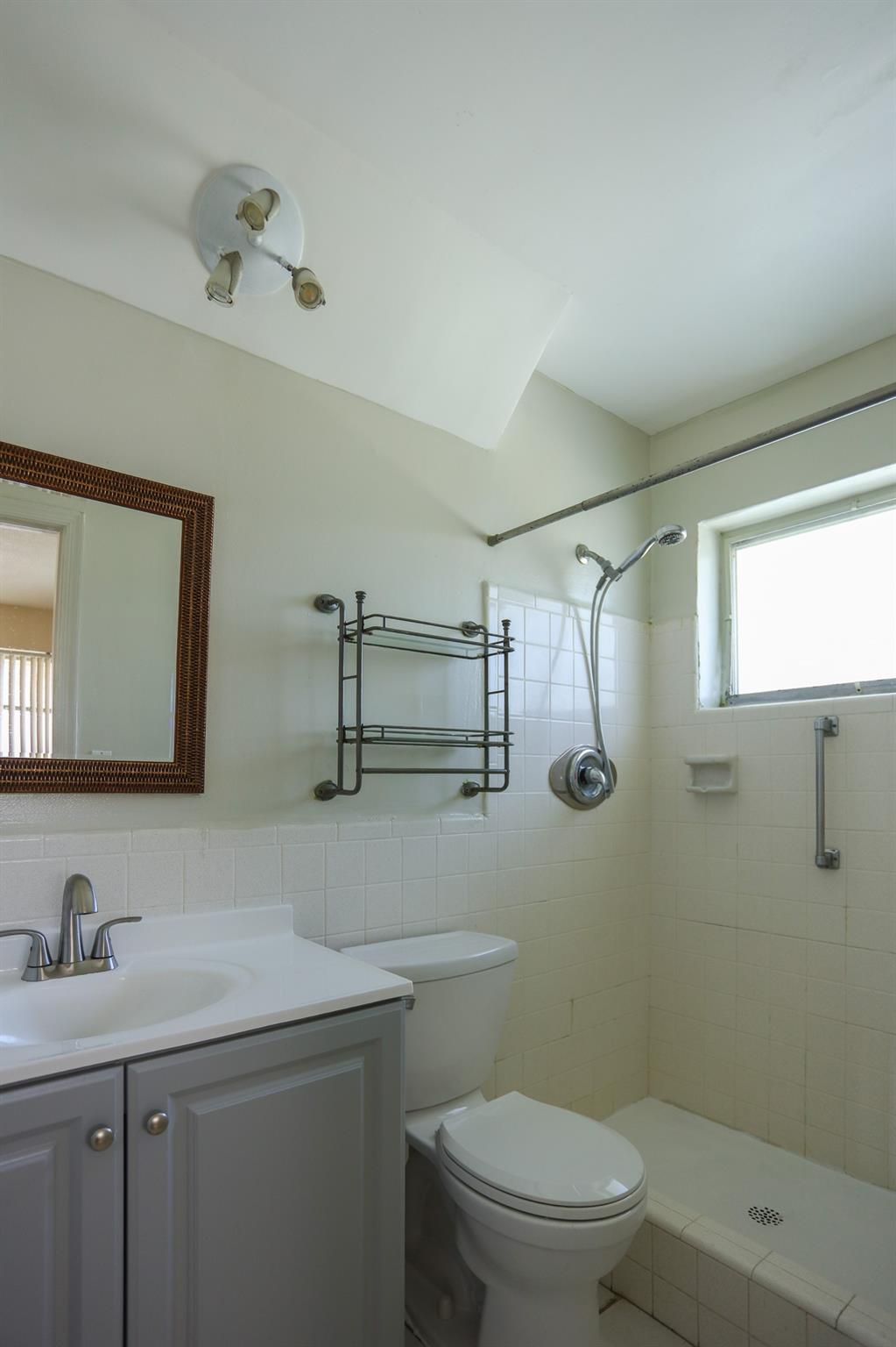 MAINLANDS OF TAMARAC LAKE - Residential Lease