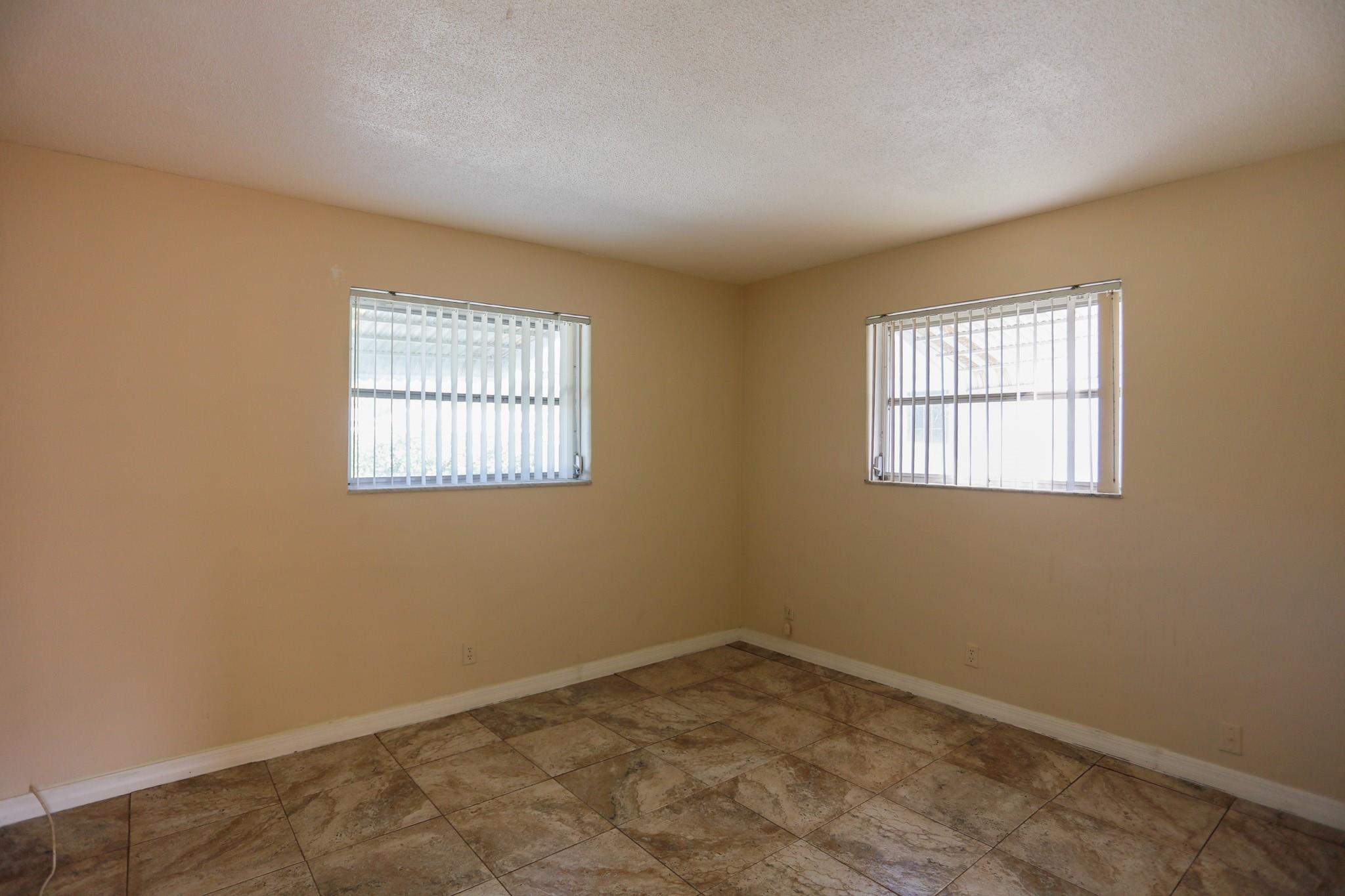 MAINLANDS OF TAMARAC LAKE - Residential Lease