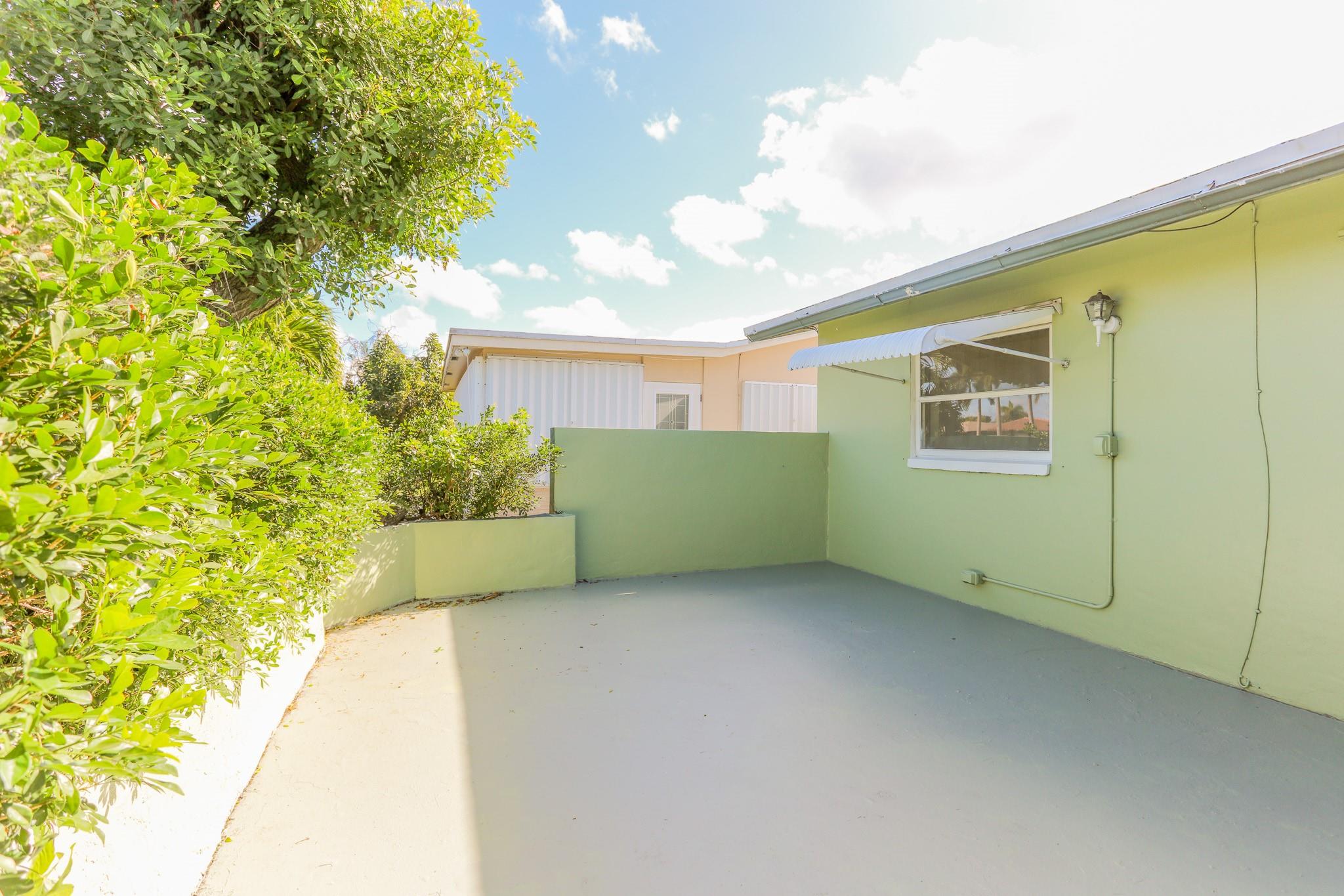 MAINLANDS OF TAMARAC LAKE - Residential Lease