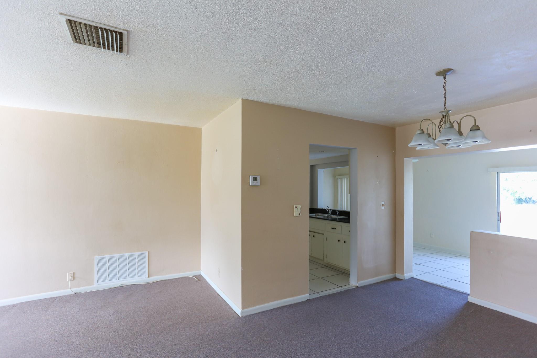 MAINLANDS OF TAMARAC LAKE - Residential Lease