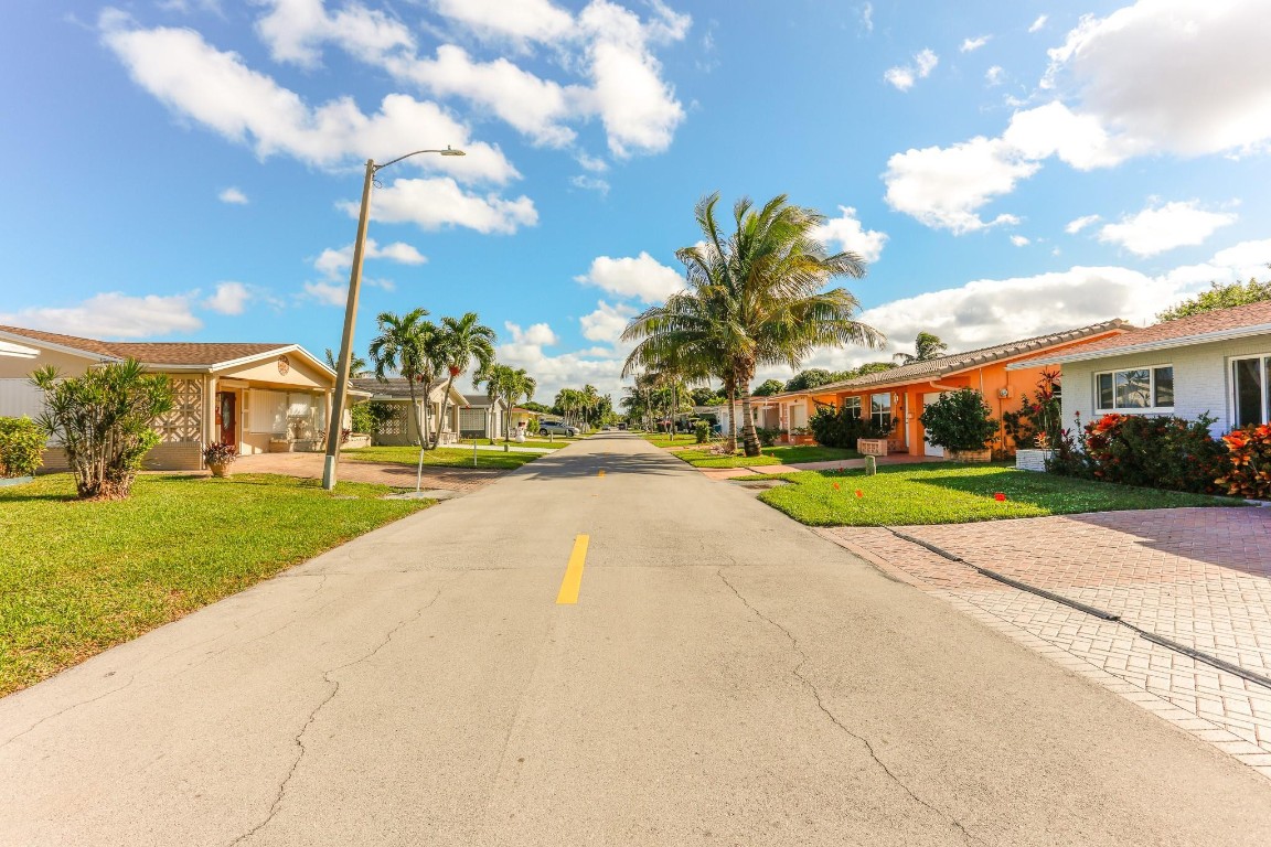 MAINLANDS OF TAMARAC LAKE - Residential Lease