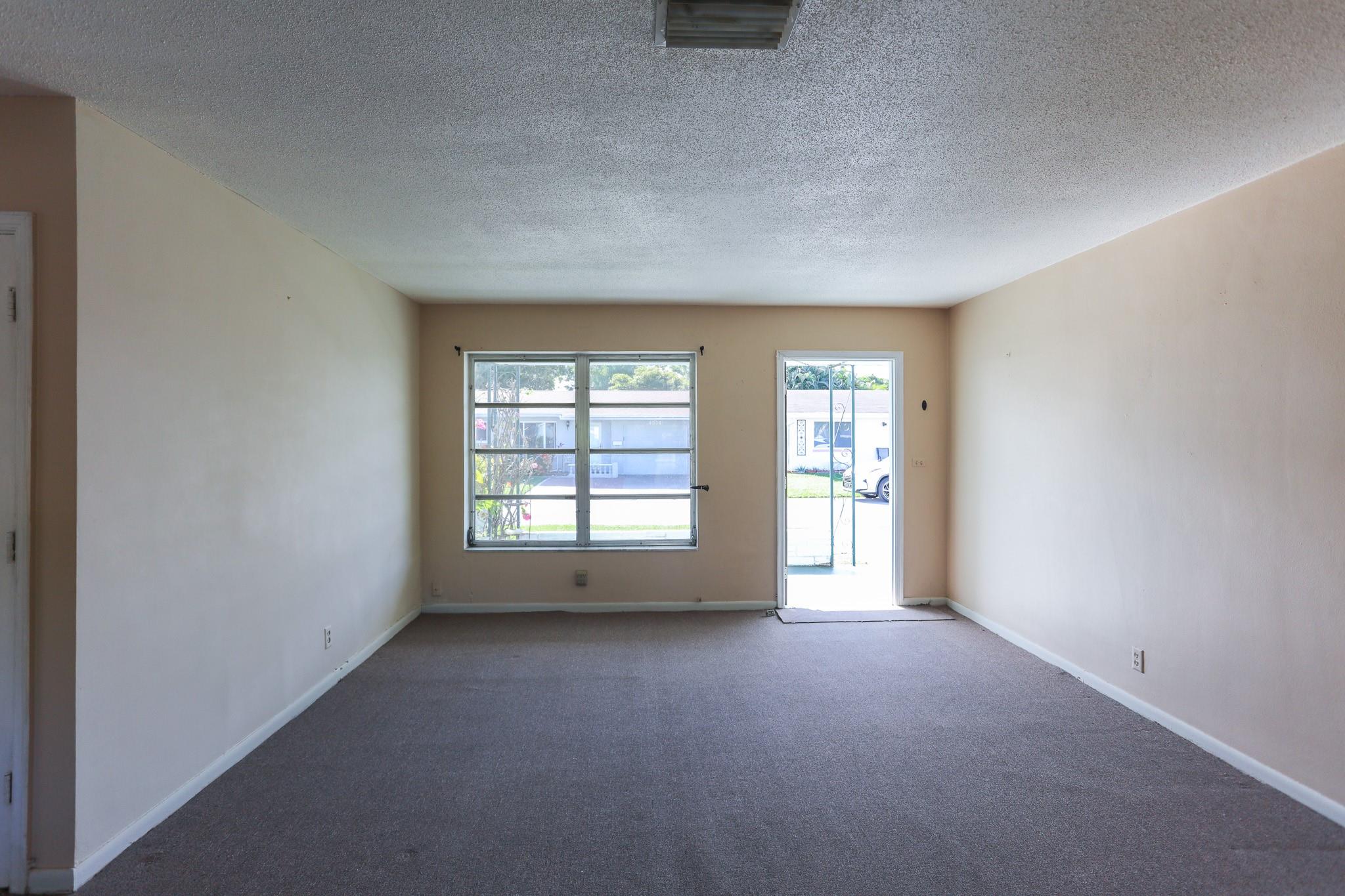 MAINLANDS OF TAMARAC LAKE - Residential Lease