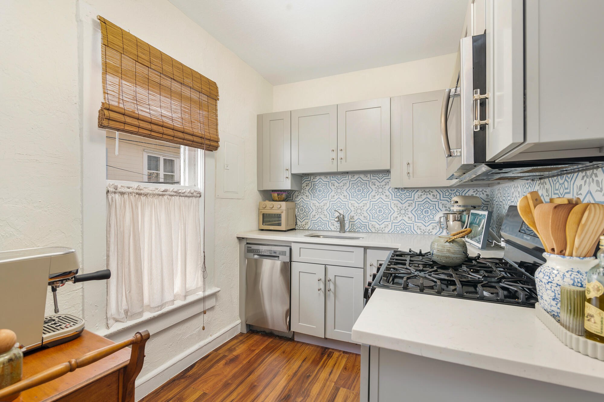 MOSS & HEISLER - Residential Income