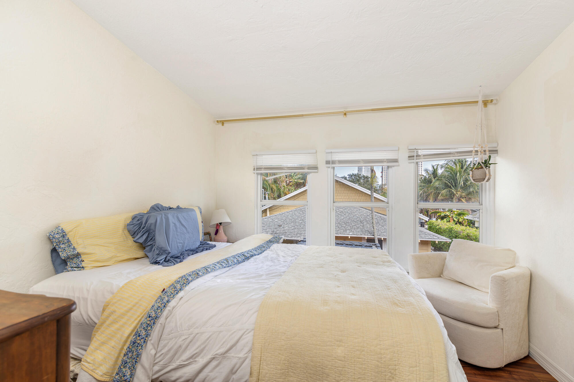 MOSS & HEISLER - Residential Income