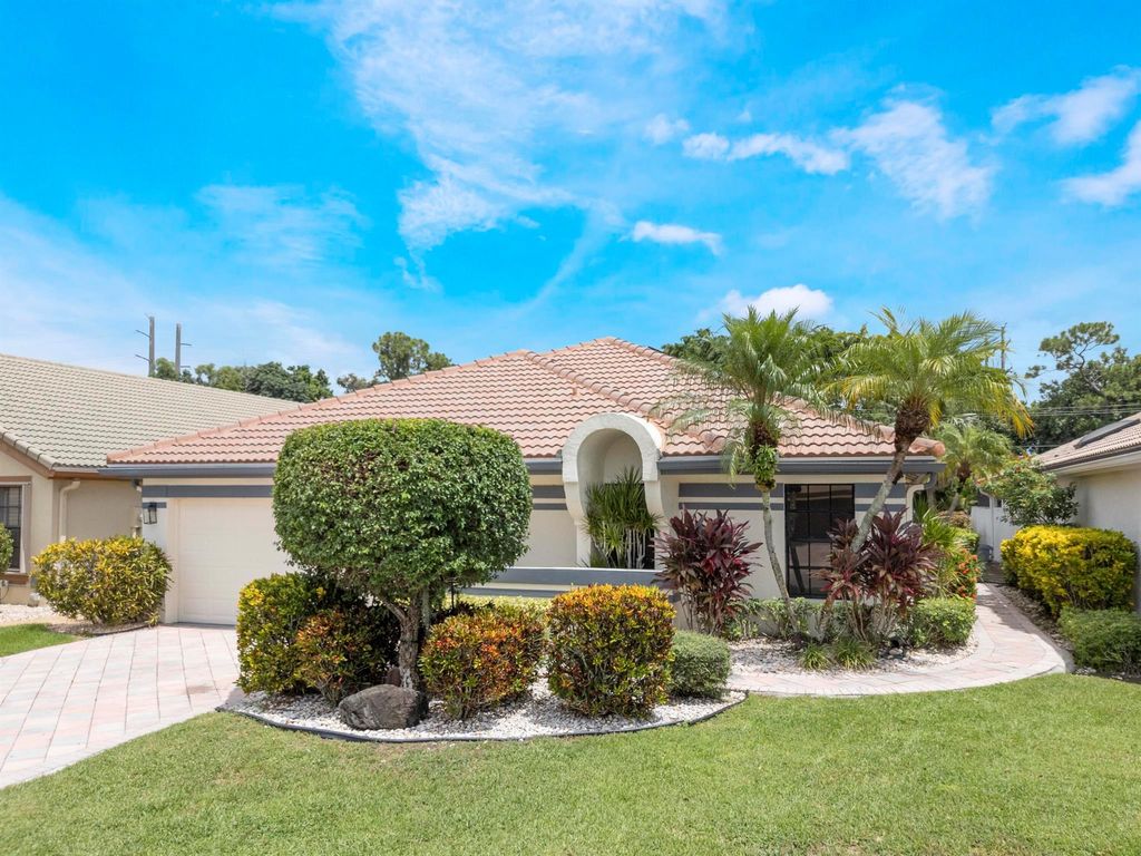 Photo of 21392 Bridge View Drive, Boca Raton, FL 33428 (MLS # R11120361)