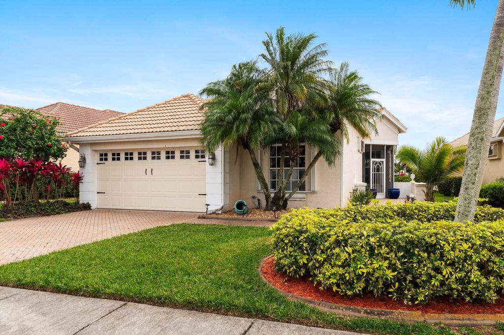 Photo of 721 SW Aruba Bay, Port Saint Lucie, FL 34986 (MLS # R10953420)