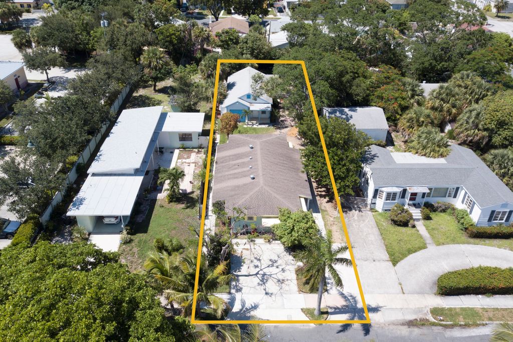 Photo of 515 49th Street, West Palm Beach, FL 33407 (MLS # R10732608)