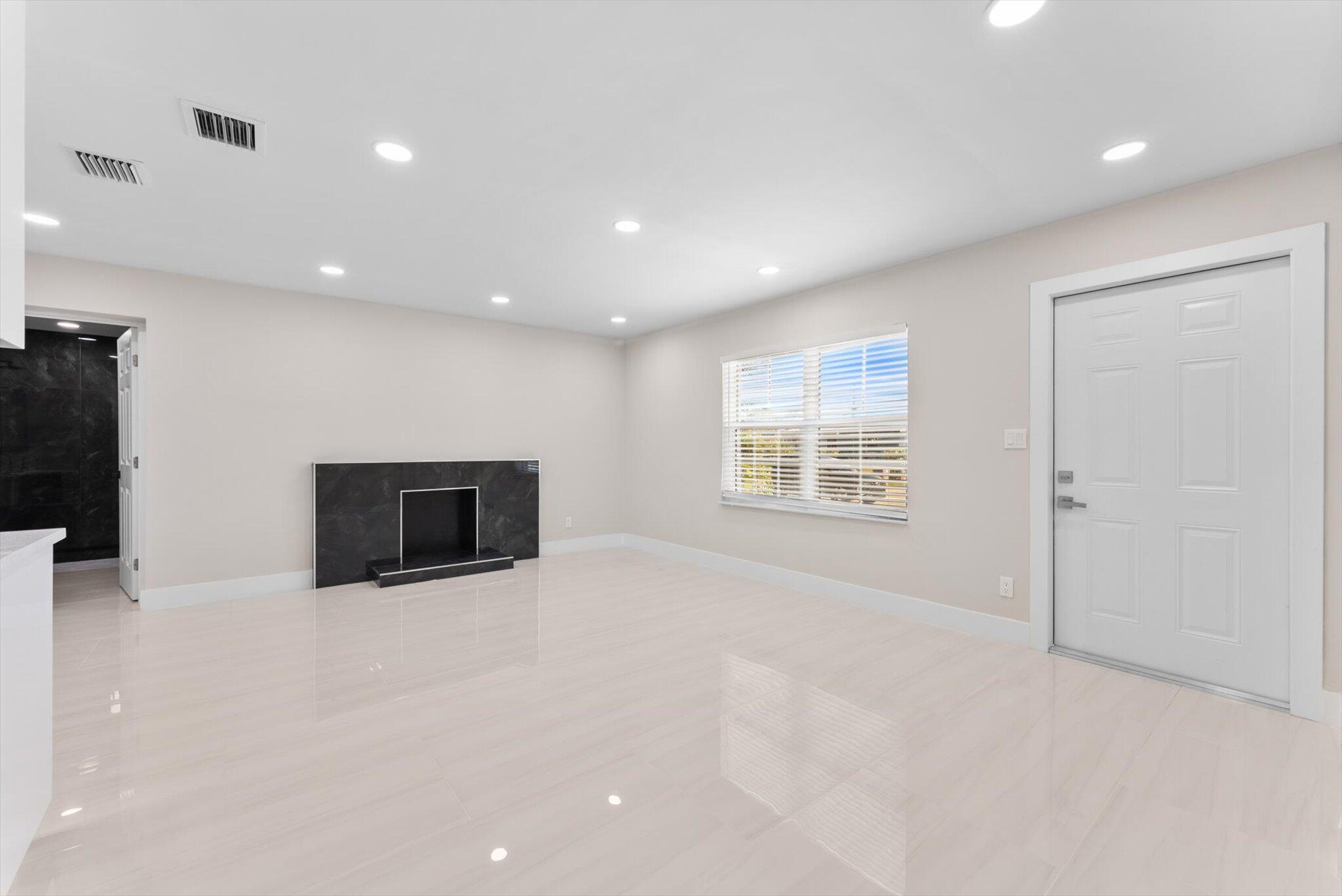 GOLFVIEW HEIGHTS 8 - Residential Lease