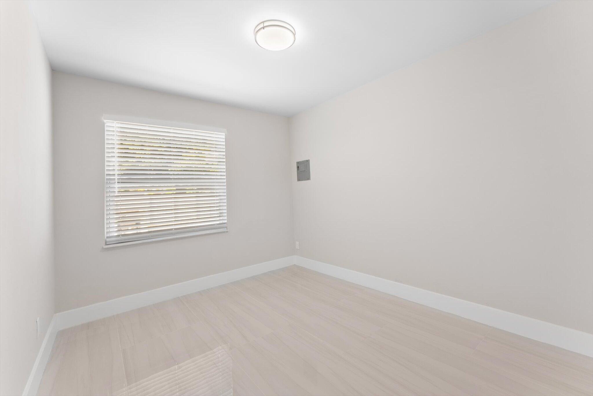 GOLFVIEW HEIGHTS 8 - Residential Lease