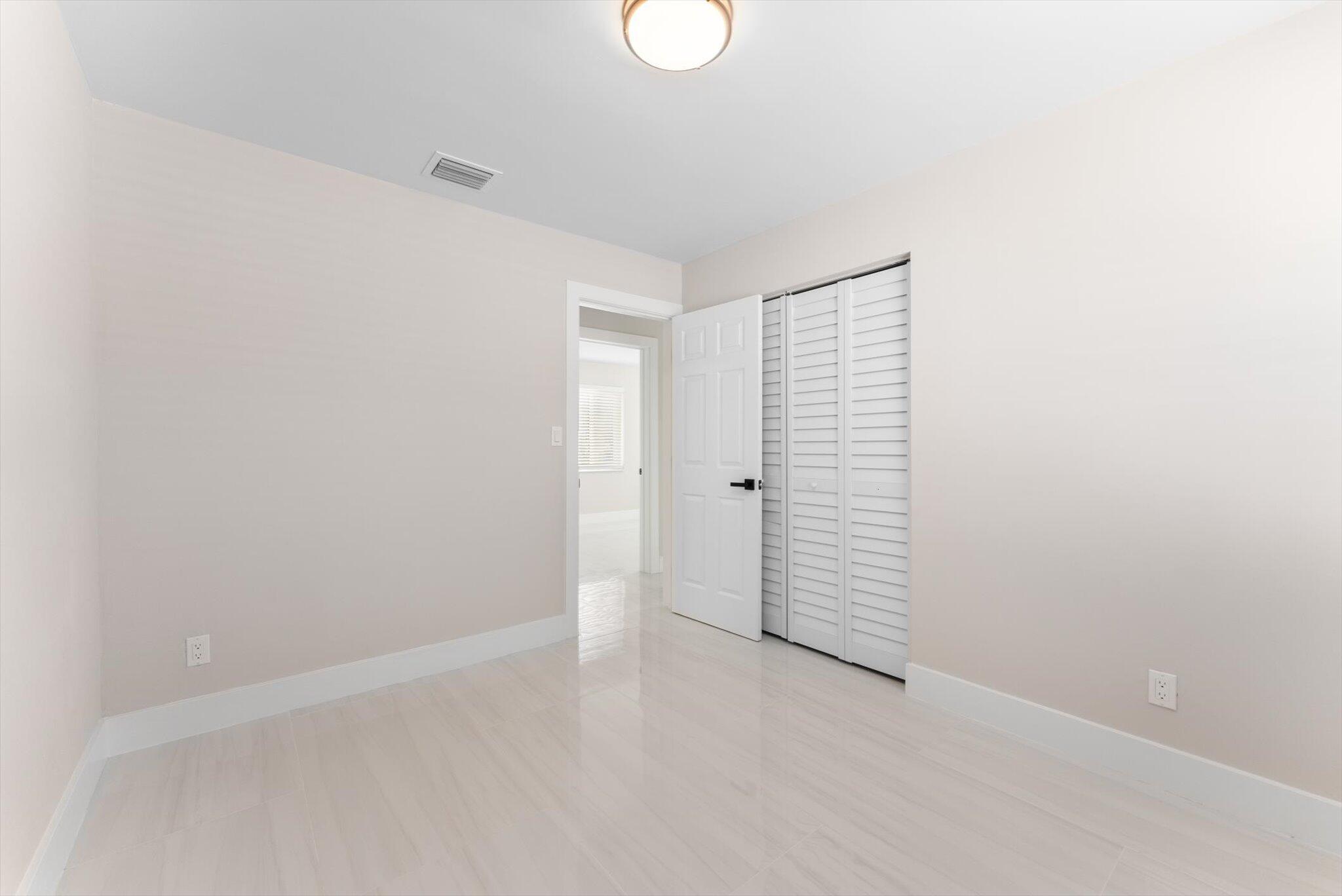 GOLFVIEW HEIGHTS 8 - Residential Lease