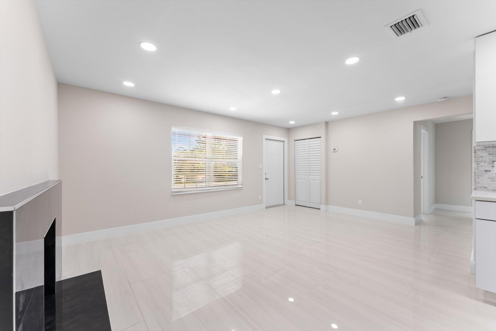 GOLFVIEW HEIGHTS 8 - Residential Lease