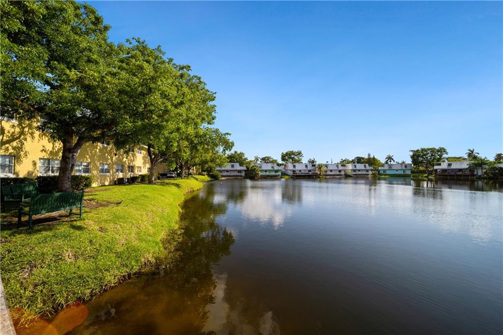 AZUL AT KIMBERLY LAKE - Residential